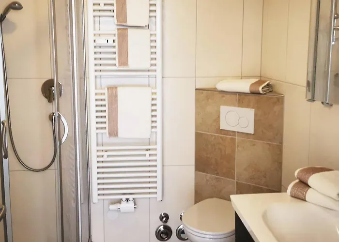 Sunnyside Premium By Alpine Host Helpers *